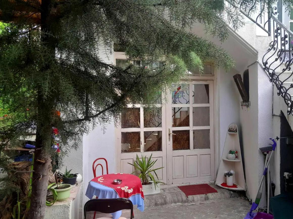 Bed and Breakfast Adem'S Cozy Terrace Retreat Skopje Exterior foto