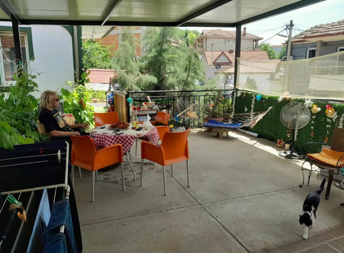 Bed and Breakfast Adem'S Cozy Terrace Retreat Skopje Exterior foto