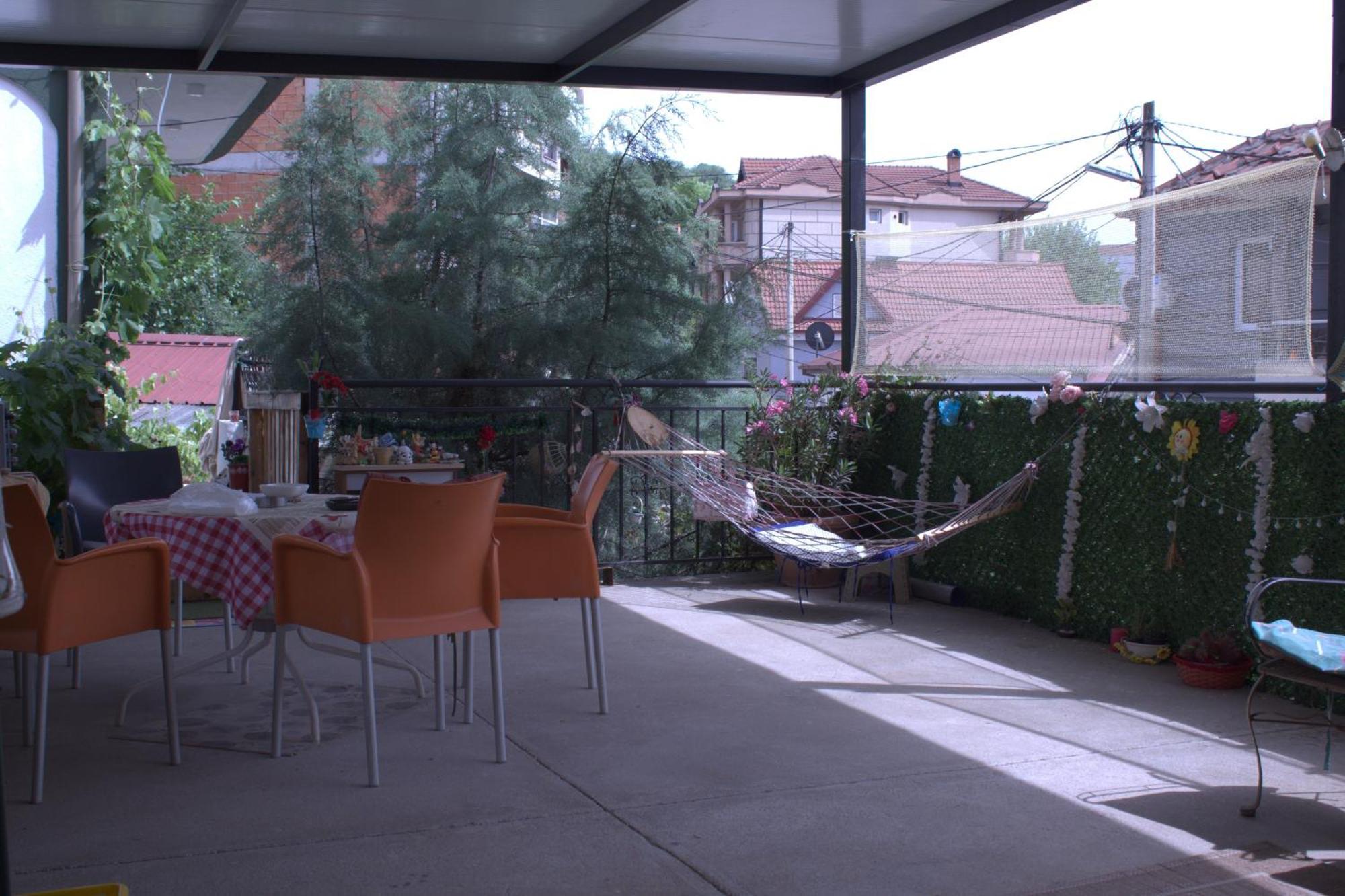 Bed and Breakfast Adem'S Cozy Terrace Retreat Skopje Exterior foto